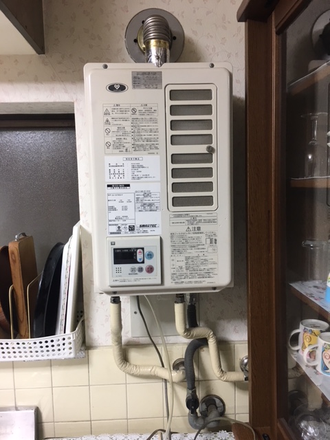 大阪府東大阪市 M様 リンナイ給湯器 RUX-V1615SWFA-E 16号オートストップ給湯専用給湯器 交換前