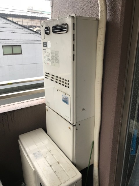 京都府京都市下京区 A様 ノーリツエコジョーズ給湯器 GTH-C2450AW3H-1 BL 24号スタンダード（フルオート）給湯暖房給湯器 交換工事 交換前