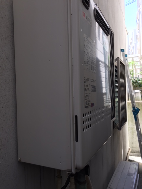 神戸市灘区 K様 ノーリツ給湯器 GT-2460SAWX BL 24号オート追焚付給湯器 交換工事 交換前