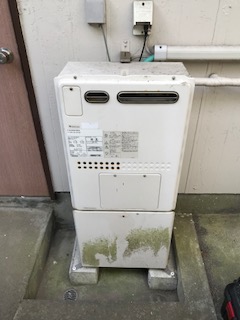 神奈川県鎌倉市 T様 ノーリツ給湯器 GT-1660SAWX BL 16号オート追焚付給湯器 交換工事 交換前