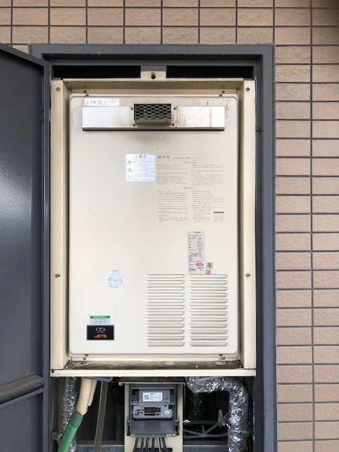 京都市下京区 T様 ノーリツ給湯器 GQH-1643AWXD-T-DX BL 16号高温水供給式暖房給湯器 交換工事 交換前