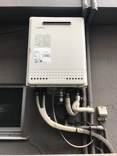 大阪府大阪市都島区 N様 ノーリツ給湯器 GT-1660SAWX BL 16号オート追焚付給湯器 交換工事 交換前