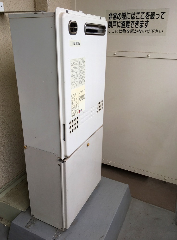 東京都板橋区 H様 ノーリツ給湯器 GT-1660SAWX BL 16号オート追焚付給湯器 交換工事 交換前