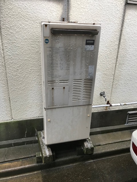 東京都港区 K様 ノーリツ給湯器 GTH-1644AWX-1 BL 16号フルオート給湯暖房給湯器 交換工事 交換前