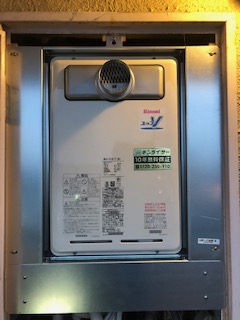 大阪府泉佐野市 Ｔ様 リンナイ給湯器 RUJ-V1611T(A) 16号高温水供給式給湯器 交換工事 交換後