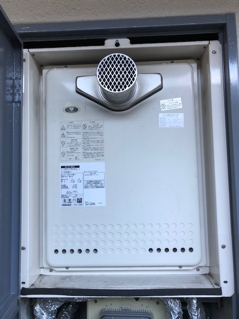 京都府京都市伏見区 Y様 ノーリツ給湯器 GT-1660SAWX-T-1 BL 16号フルオート追焚付給湯器 交換工事 交換前