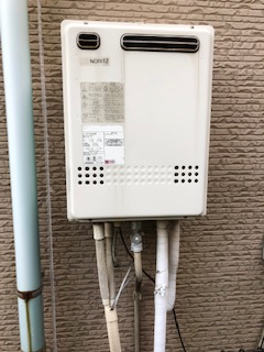 千葉県船橋市 N様 ノーリツ給湯器 GT-2060SAWX-1 BL 20号オート追焚付給湯器 交換工事 交換前