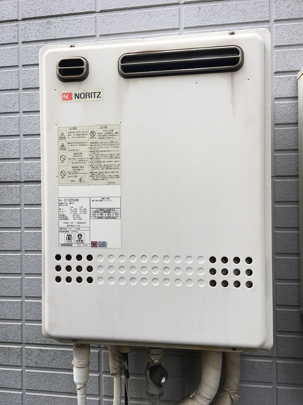 東京都三鷹市 Ｋ様 ノーリツ給湯器 GT-2060SAWX-1 BL 20号オート追焚付給湯器 交換工事 交換前