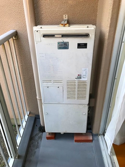 大阪府枚方市 M様 リンナイ給湯器 RUX-A1616W-E 16号オートストップ給湯専用給湯器 交換工事 交換前