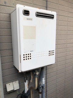 東京都江戸川区 K様 ノーリツ給湯器 GT-2460AWX-1 BL 24号フルオート追焚付給湯器 交換工事 交換前