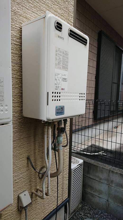 大阪府堺市北区 Ｙ様 ノーリツ給湯器 GT-2460SAWX-1 BL 24号オート追焚付給湯器 交換工事 交換前