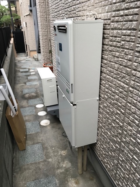 兵庫県芦屋市 T様 ノーリツ給湯器 GT-2460AWX-1 BL 24号フルオート追焚付給湯器 交換工事 交換前