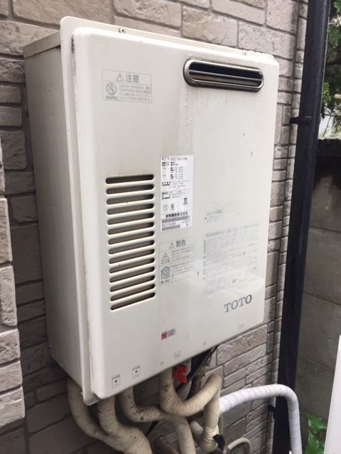 東京都練馬区 Ｇ様 ノーリツ給湯器 GT-2460AWX-1 BL 24号フルオート追焚付給湯器 交換工事 交換前