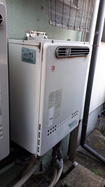 京都府京都市伏見区 I様 ノーリツ給湯器 GT-2460AWX-1 BL 24号フルオート追焚付給湯器 交換工事 交換前