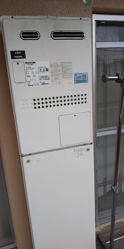 奈良県北葛城郡広陵町 N様 ノーリツエコジョーズ GT-C2462SAWX BL 24号シンプル（オート）追焚付給湯器 交換工事 交換前