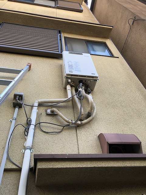 大阪府枚方市 H様 リンナイ RUJ-A1610W 16号高温水供給式給湯器 交換工事 交換後