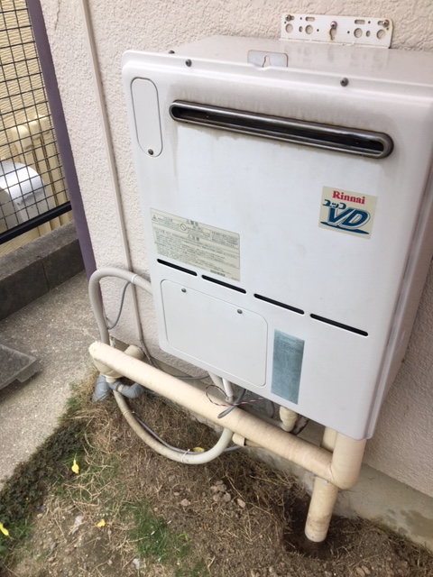 兵庫県西宮市 K様 リンナイ給湯器 RVD-A2000SAW(A) 20号オート給湯暖房給湯器 交換工事 交換前