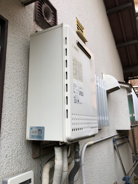 京都府城陽市 H様 ノーリツ給湯器 GT-2460SAWX-1 BL 24号オート追焚付給湯器 交換工事 交換前