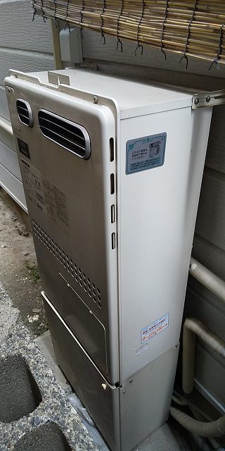 大阪府吹田市 T様 ノーリツエコジョーズGTH-C2450AW3H-1 BL 24号スタンダード（フルオート）給湯暖房給湯器 交換工事 交換前