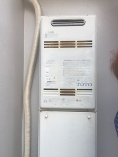 大阪府大阪市西区 Ｎ様 リンナイ給湯器 RUJ-A2400W 24号高温水供給式給湯器 交換工事 交換前