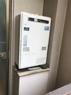 奈良県生駒市 H様 リンナイ給湯器 RUX-A1616W-E 16号オートストップ給湯専用給湯器	交換工事 交換前