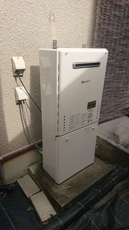 大阪府富田林市 Ｍ様 ノーリツ給湯器 GT-2060SAWX-1 BL 20号オート追焚付給湯器 交換工事 交換後