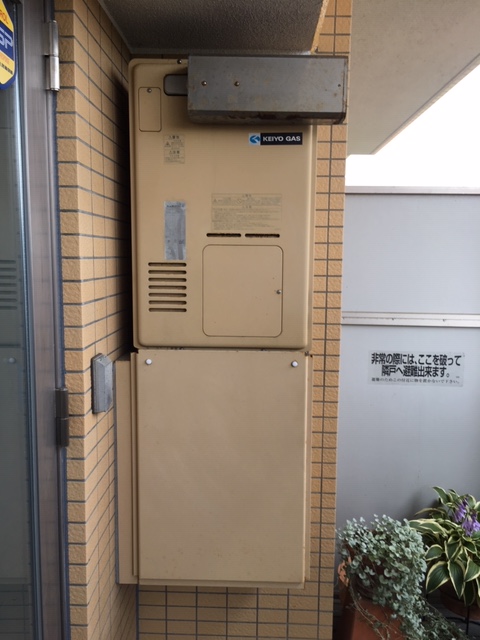 千葉県浦安市 Ｋ様 リンナイエコジョーズ RUFH-E2405AA2-3(A) 24号フルオート給湯暖房給湯器 交換工事 交換前