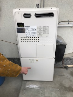 兵庫県伊丹市 Ｎ様 ノーリツエコジョーズ GTH-C2450SAW3H-1 BL 24号シンプル（オート）給湯暖房給湯器 交換工事 交換前