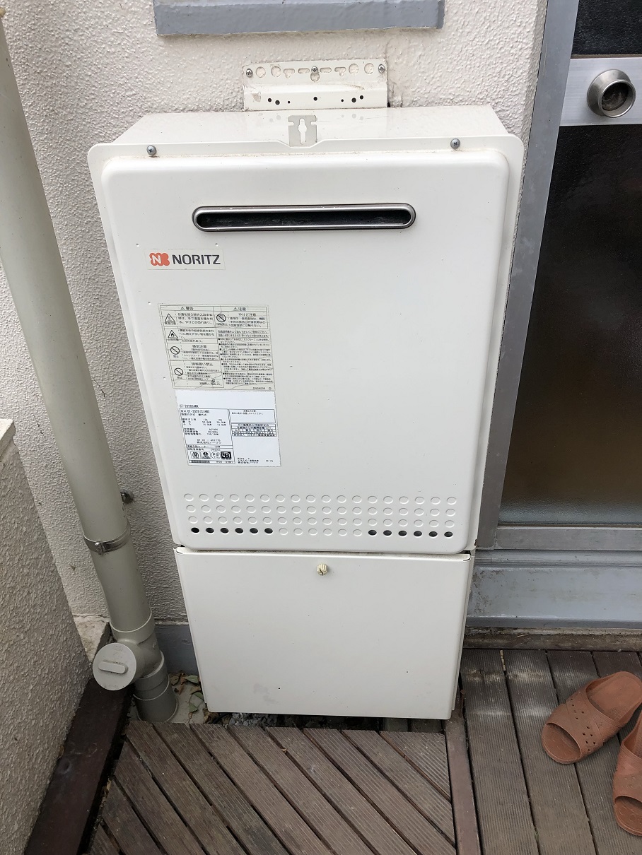 東京都八王子市 Ｉ様 ノーリツ給湯器 GT-2060SAWX-1 BL 20号オート追焚付給湯器 交換工事 交換前