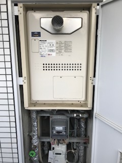 京都府長岡京市 Ｎ様 都市ガス ノーリツ給湯器 GT-1660AWX-T-1 BL 16号フルオート追焚付給湯器 交換工事 交換前