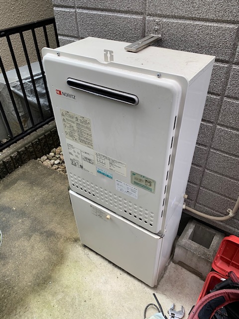 奈良県大和郡山市 Ｉ様 都市ガス ノーリツ給湯器 GT-2460AWX-1 BL 24号フルオート追焚付給湯器 交換工事 交換前