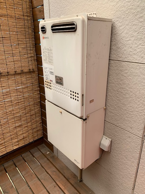 大阪府貝塚市 Ｔ様 都市ガス ノーリツ給湯器 GT-2460SAWX-1 BL 24号オート追焚付給湯器 交換工事 交換前