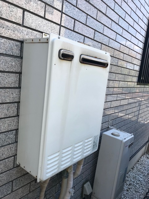 千葉県市川市 Ｋ様 都市ガス ノーリツ給湯器 GT-2460SAWX-1 BL 24号オート追焚付給湯器 交換工事 交換前