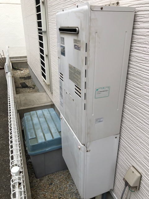 兵庫県神戸市垂水区 Ｋ様 都市ガス リンナイエコジョーズ RUFH-E2405AW2-3(A) 24号フルオート給湯暖房給湯器 交換工事 交換前