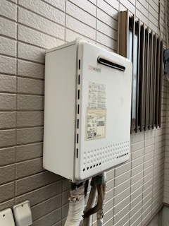 千葉県市川市 Ｈ様 都市ガス ノーリツ給湯器 GT-2460SAWX-1 BL 24号オート追焚付給湯器 交換工事 交換前