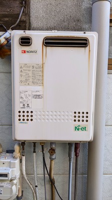 東京都荒川区 Ｙ様 都市ガス リンナイ給湯器 RUF-SA2005SAW 20号オート追焚付給湯器 交換工事 交換前