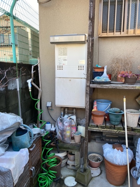 京都府宇治市 Ｉ様 都市ガス ノーリツ給湯器 GT-2460SAWX-1 BL 24号オート追焚付給湯器 交換工事 交換前