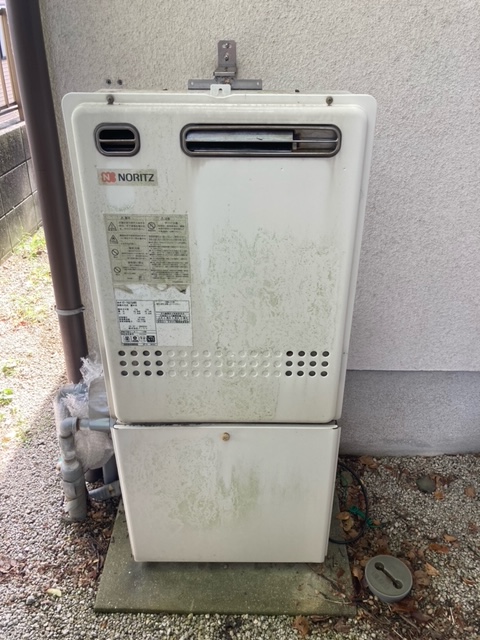 福岡県那珂川市 M様 都市ガス ノーリツ給湯器 GT-1660SAWX-2  16号オート追焚付給湯器 交換工事 交換前