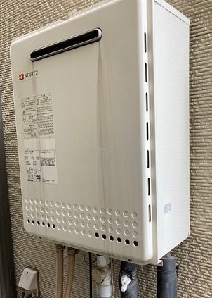 東京都足立区 M様 都市ガス ノーリツ給湯器 GT-2460AWX-2 BL 24号フルオート追焚付給湯器 交換工事 交換前